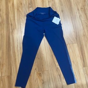 NWT- Size L- Beyond Yoga Blue leggings